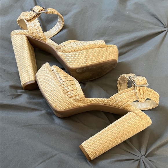 Jessica Simpson Cream Platform Heels - Picture 2 of 5